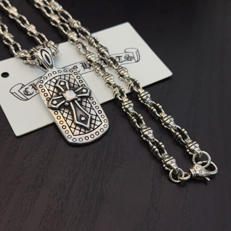 Ch*0me He**ts necklaces